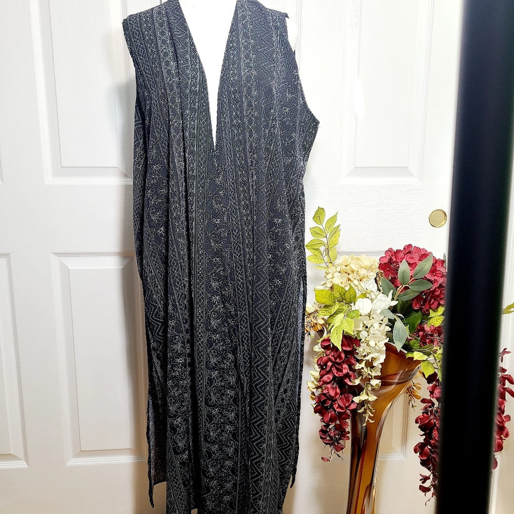 LuLaRoe Women's Black/White Tunic Cover Up Size L